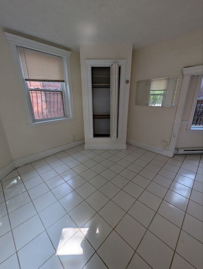 Building Photo - 382 Riverway St