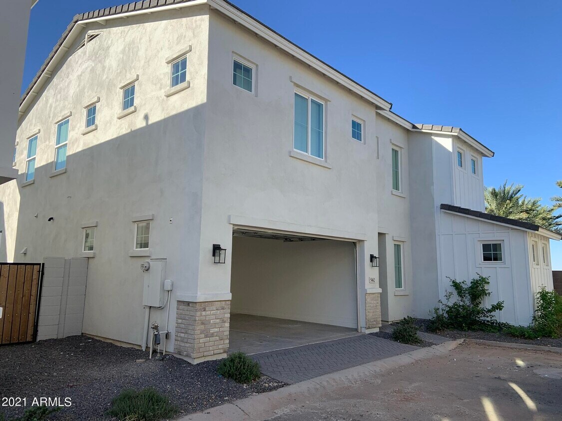 5462 S Dillon Cir, Mesa, AZ 85212 House for Rent in Mesa, AZ