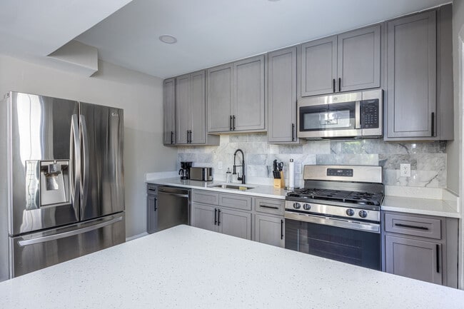 Foto del edificio - 3707 37th Pl