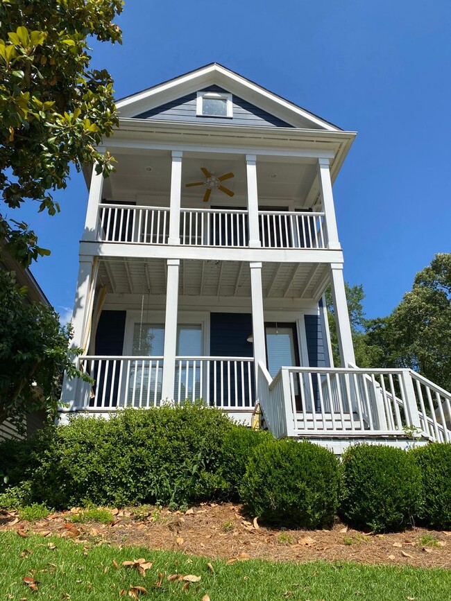 Building Photo - 129 Carolina Ct