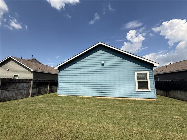 Foto del edificio - 1104 Boons Creek St