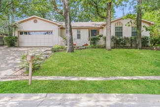 Building Photo - 3405 Dunkeld Dr