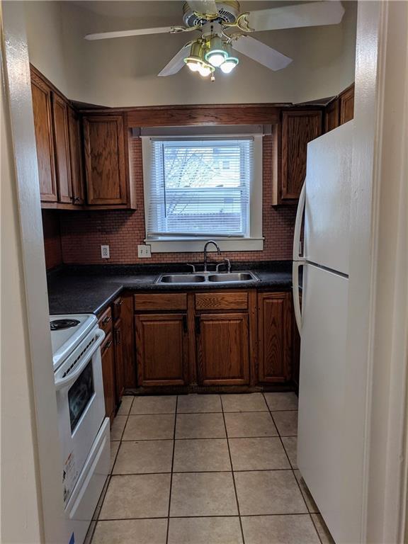 Foto del edificio - 2310 N Kenwood Ave