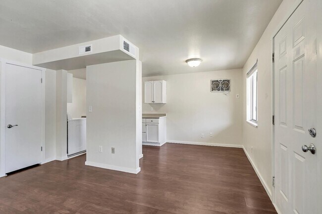 Foto del edificio - 817 W Heather Ln