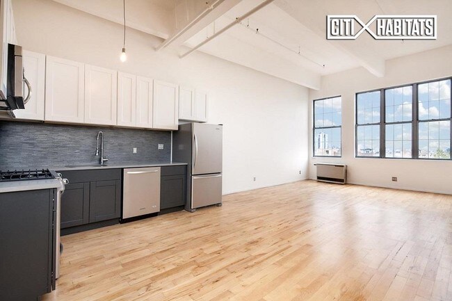 Building Photo - 100 S 4th St