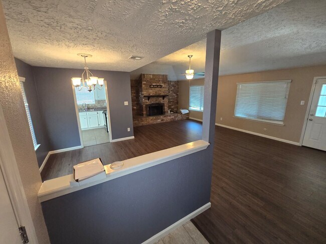 Building Photo - 9807 Rocky Hollow Rd