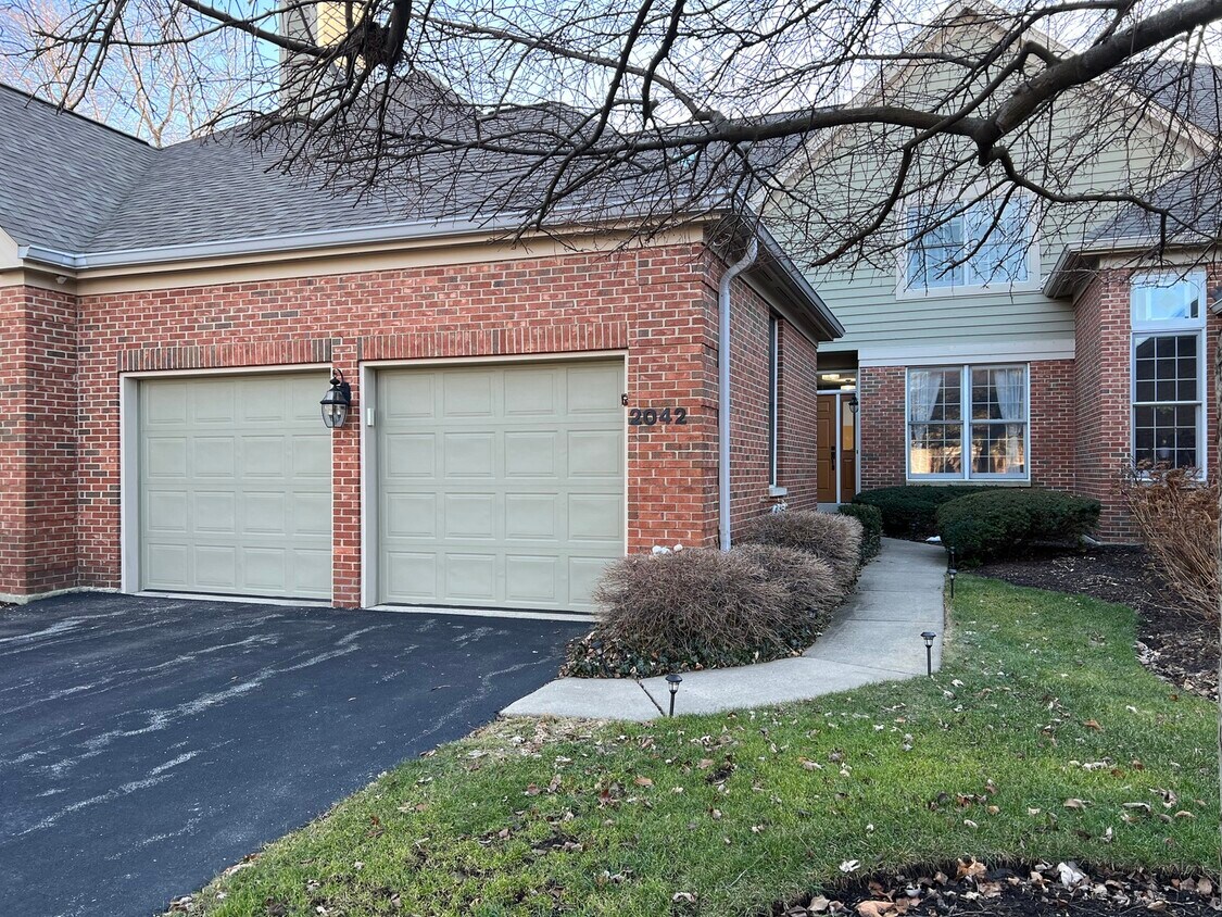 2042 Trent Ct, Glenview, IL 60026 Townhome Rentals in Glenview IL