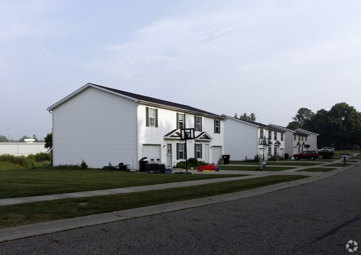 Foto principal - 10555 Village Dr