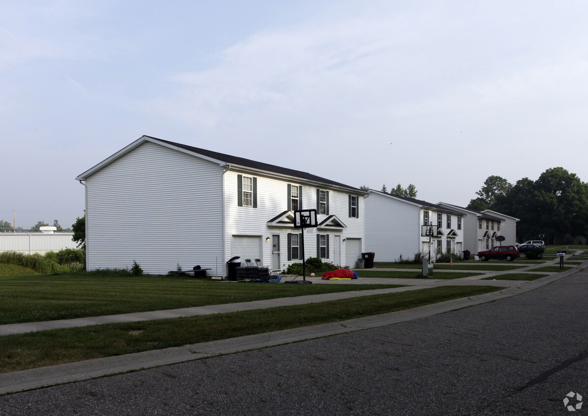 Primary Photo - 10555 Village Dr