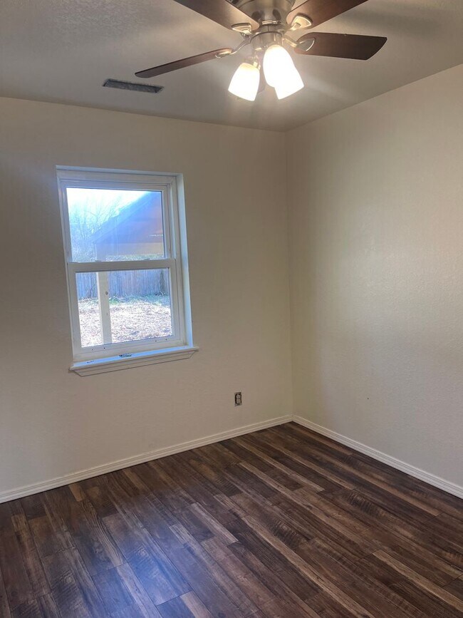 Building Photo - Coming soon 3 bedroom 1.5 bath house