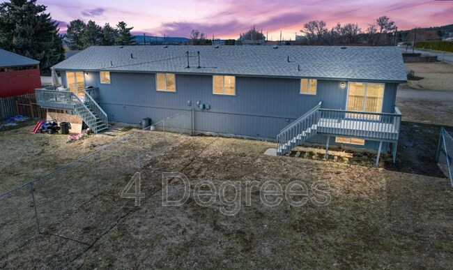 Foto del edificio - 4724 N Billy Jack St