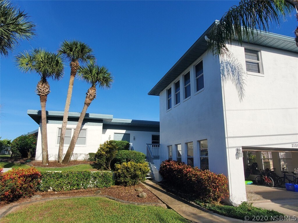 Primary Photo - 2109 Ocean Dr