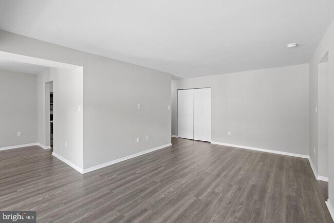 Foto del edificio - 9728 Kingsbridge Dr