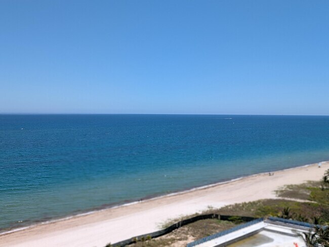 Foto del edificio - 1370 S Ocean Blvd