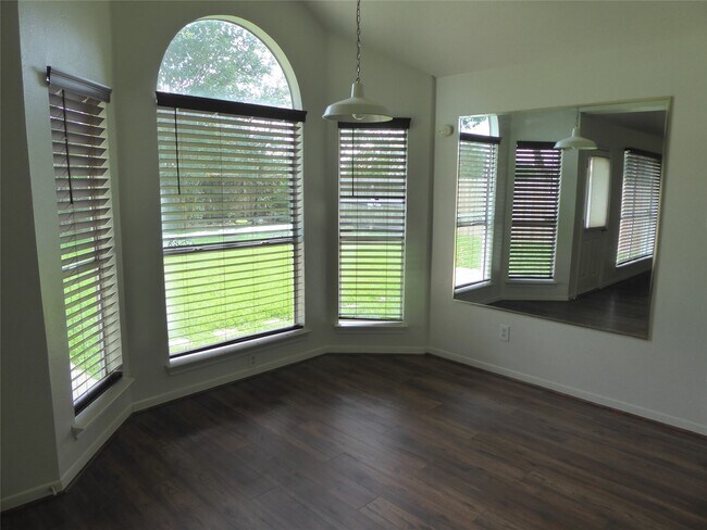 Foto del edificio - 3522 Sheldon Dr