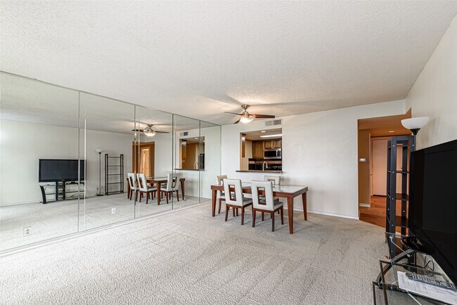 Foto del edificio - 14655 Champion Forest Dr Dr