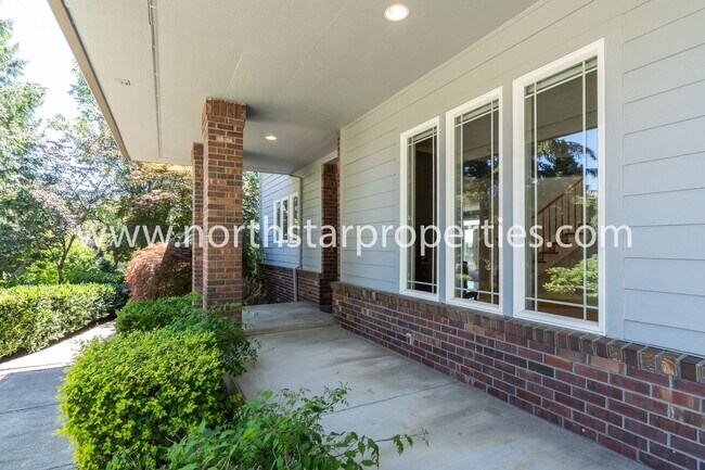 Building Photo - Spacious Retreat on Bull Mountain