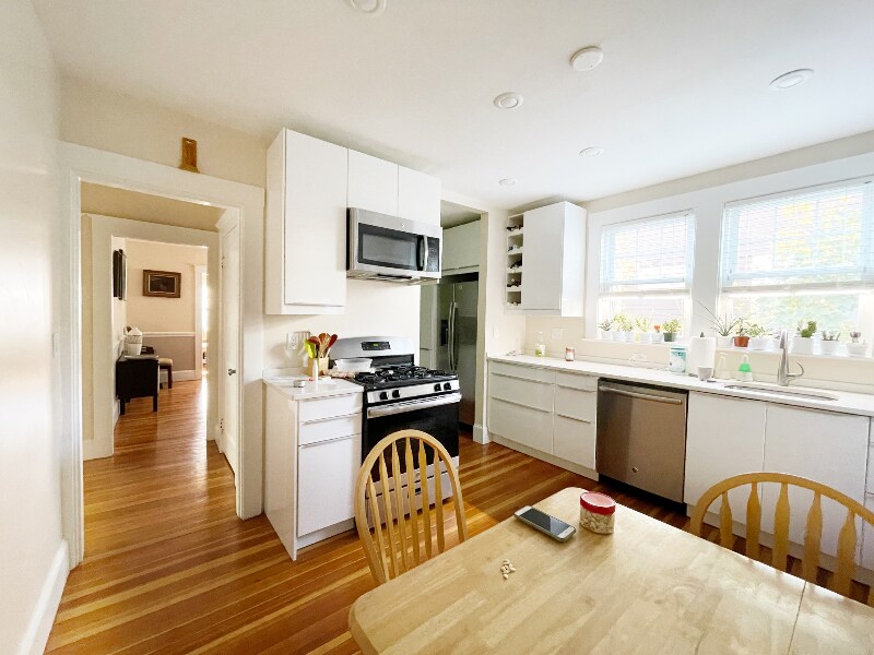 Primary Photo - 33 Carver Rd