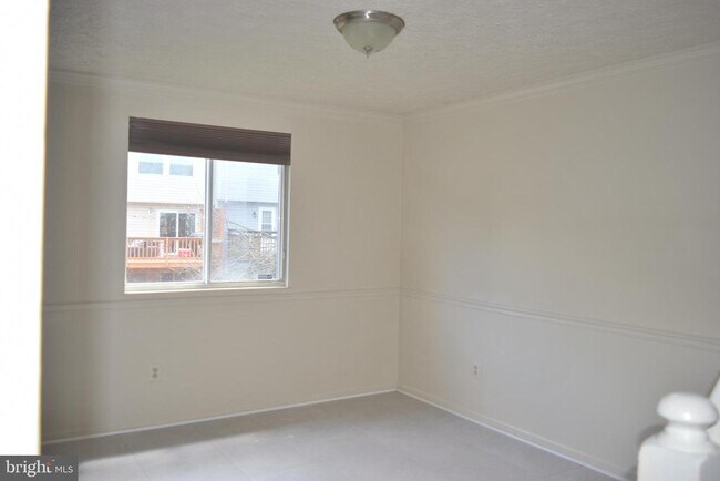 Building Photo - 3855 Sunny Brook Ct