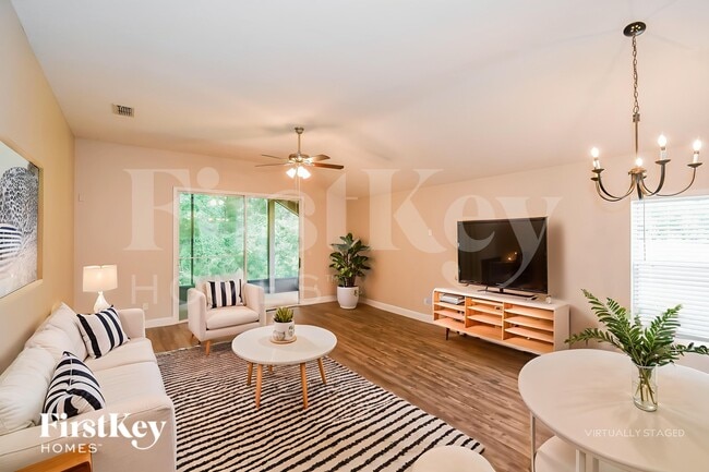 Foto del edificio - 627 Arborwood Dr