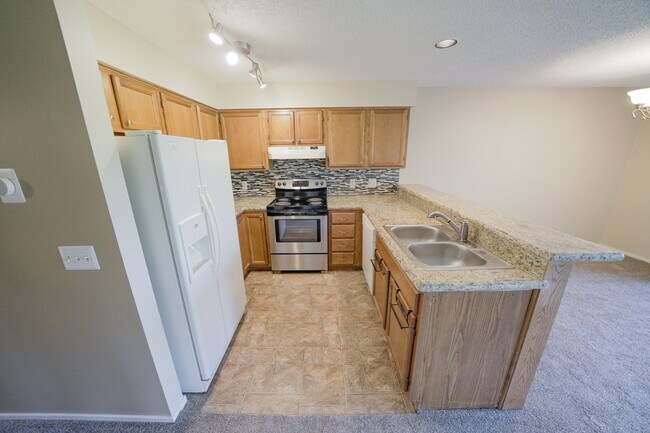 Building Photo - 4890 Harbor Point Dr