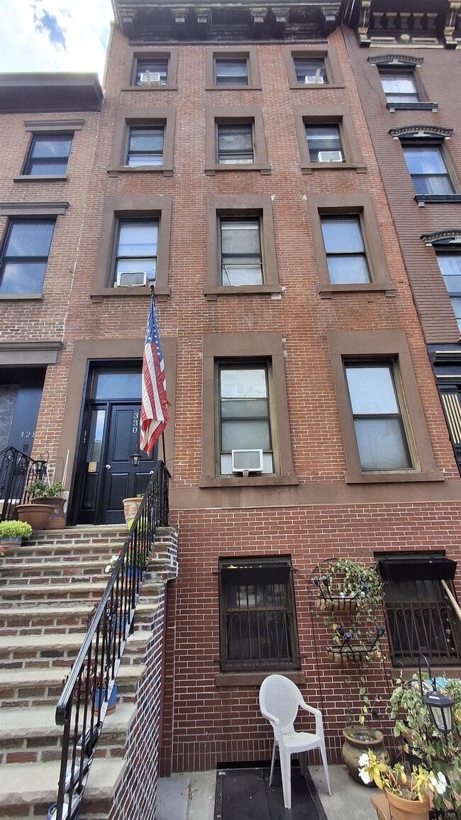 Building Photo - 330 Hudson St