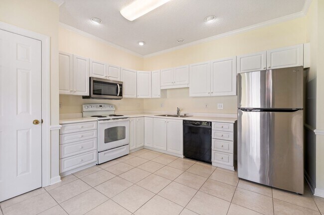 Foto del edificio - Available NOW! Spacious 3 bedroom home in ...