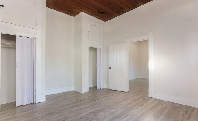 Foto del edificio - 2106 Saunders Ave