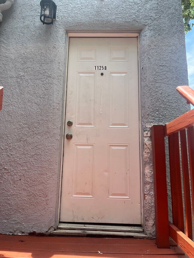 Foto del edificio - 1125 S Ridgewood Ave