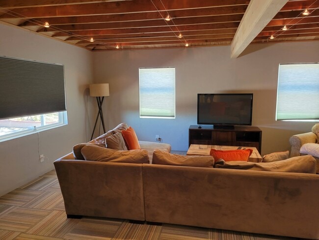 Sala de estar - 1634 E Copper St