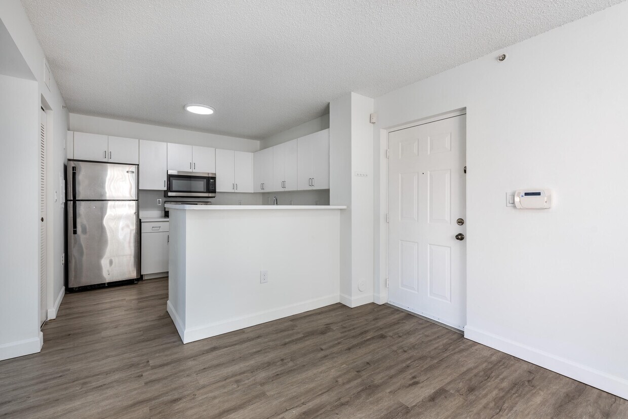 Primary Photo - 2021 Renaissance Blvd