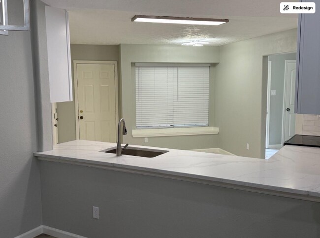 Foto del edificio - 2812 Forest Hills Dr