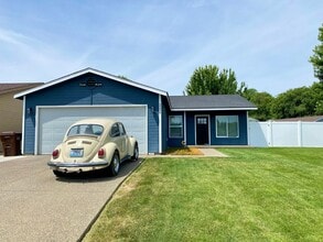 Building Photo - 2226 S 66th Ave