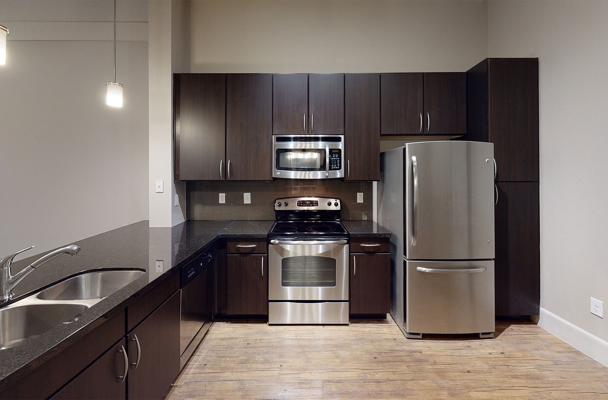 Photo - District at Greenbriar Apartments