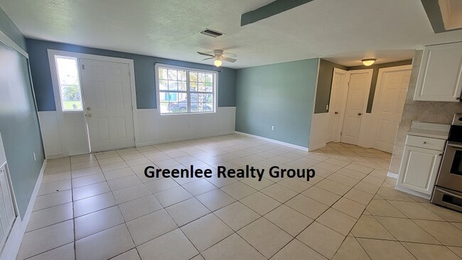 Foto del edificio - Cozy and Spacious 4-Bed/3 Bath Home - in P...