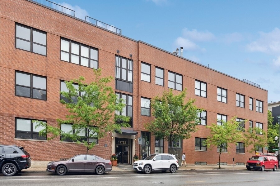 Primary Photo - 1728 N Damen Ave