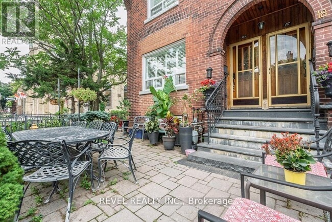 Building Photo - 16 A Denison BSMT Ave