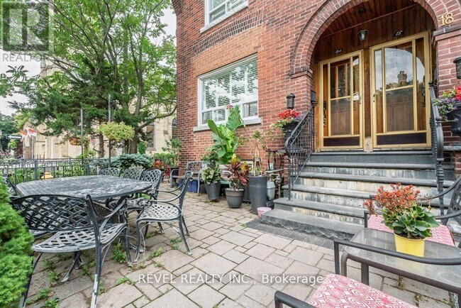 Photo du bâtiment - 16 A Denison BSMT Ave