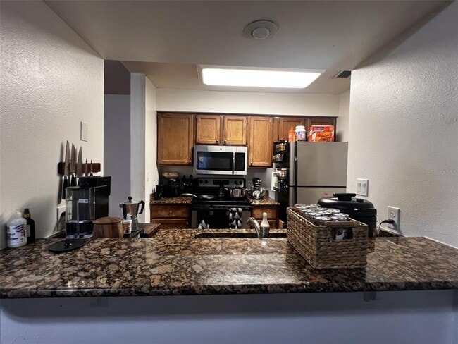 Building Photo - 202 Riverbend Dr