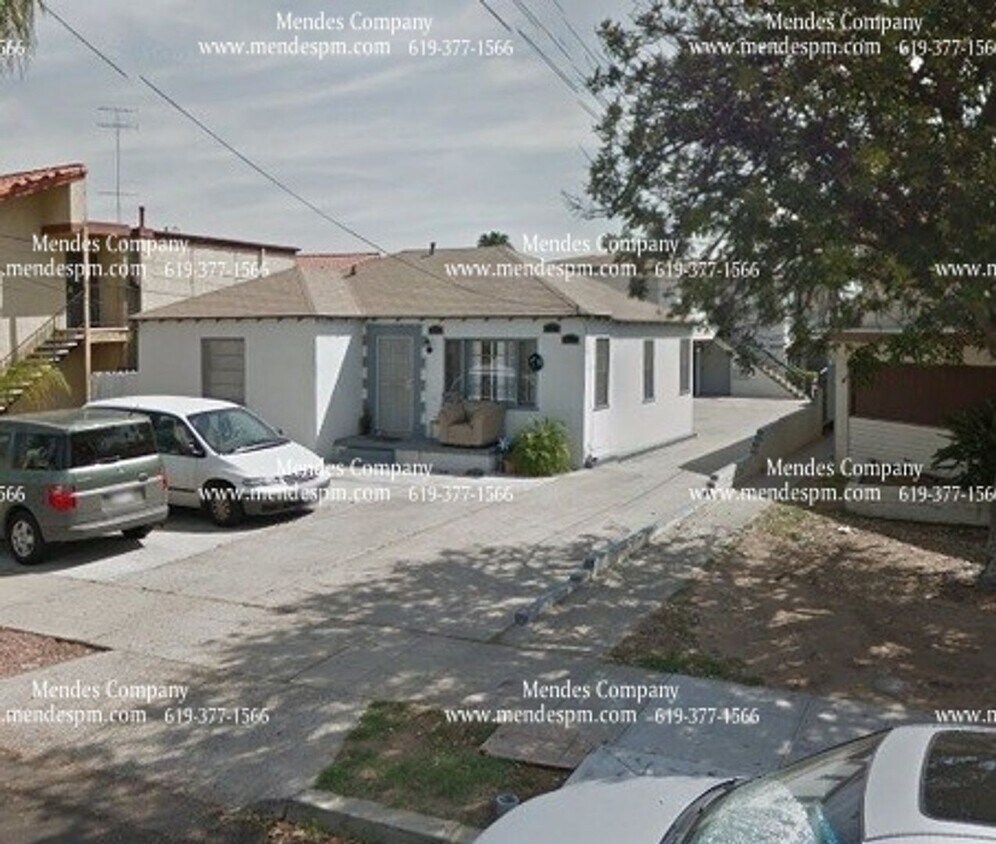 Primary Photo - 4443 Menlo Ave