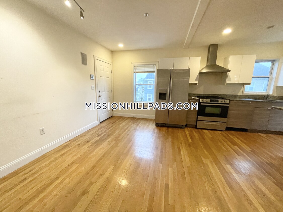 Foto principal - 128 Hillside St