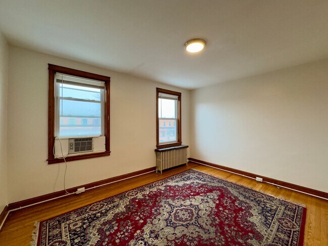 Building Photo - 402 Folcroft St