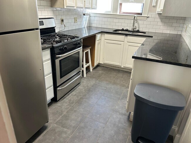 Foto del edificio - 3075 E Overlook Rd