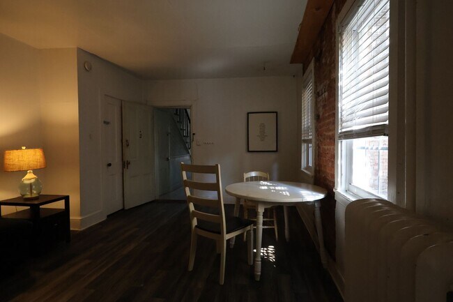Foto del edificio - 224 W Chestnut St