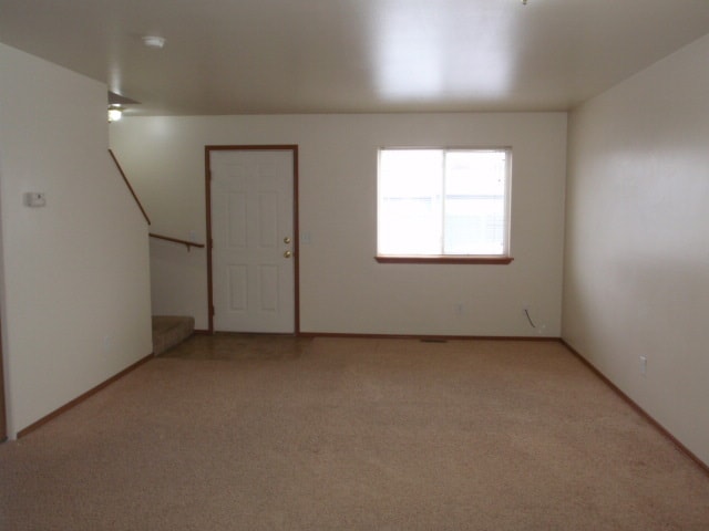 Building Photo - Duplex with detached garage