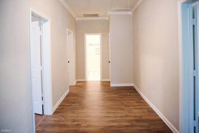 Building Photo - 3 br, 1.5 bath House - 606 E Brin St