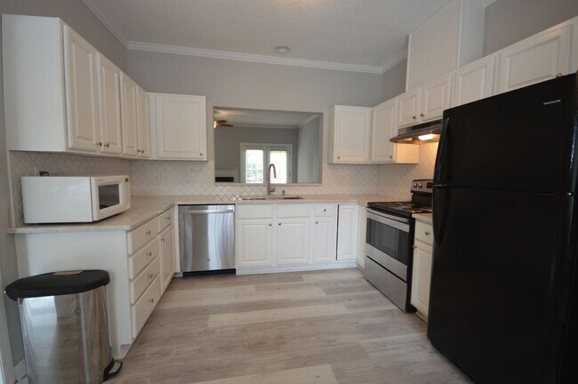 Foto del edificio - 4324 Pine Springs Ct