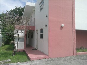 Building Photo - 461 SW 7th St