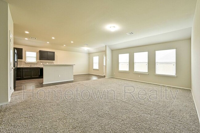 Building Photo - 4817 Fieldstone Dr