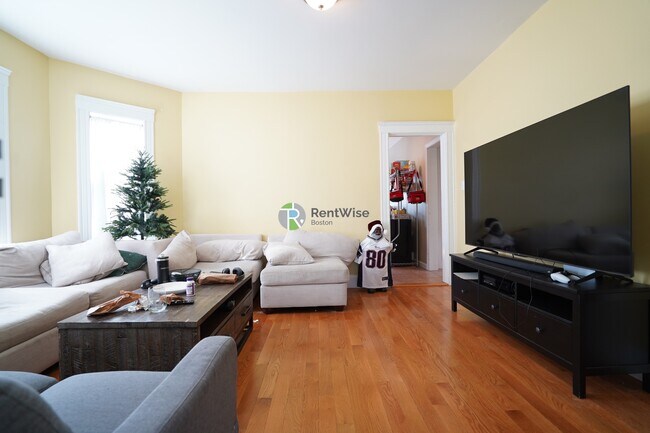 Foto del edificio - 52 Pearson Rd